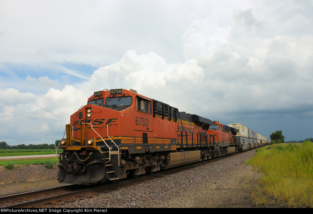 BNSF 6750